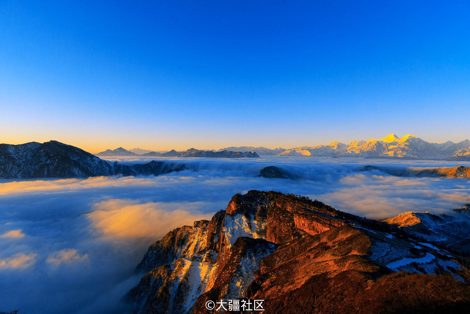 迎接新年第一缕阳光(雅安光头山)